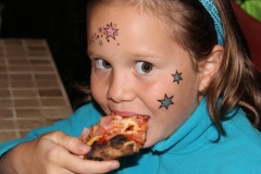 kids-eating-pizza3