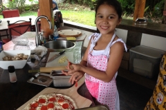 kids-making-pizza2